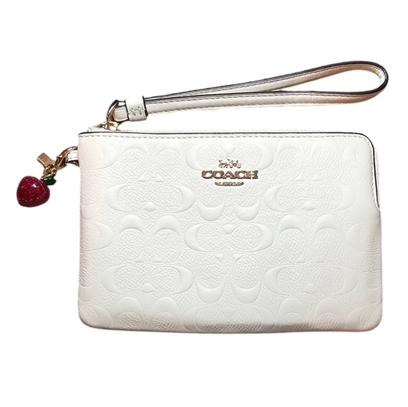 Coach Corner Zip Embossed Chalk Wristlet with Removable Apple Charm NWOT or Box - Picture 1 of 8